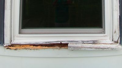 Restoration and repair of wooden windows